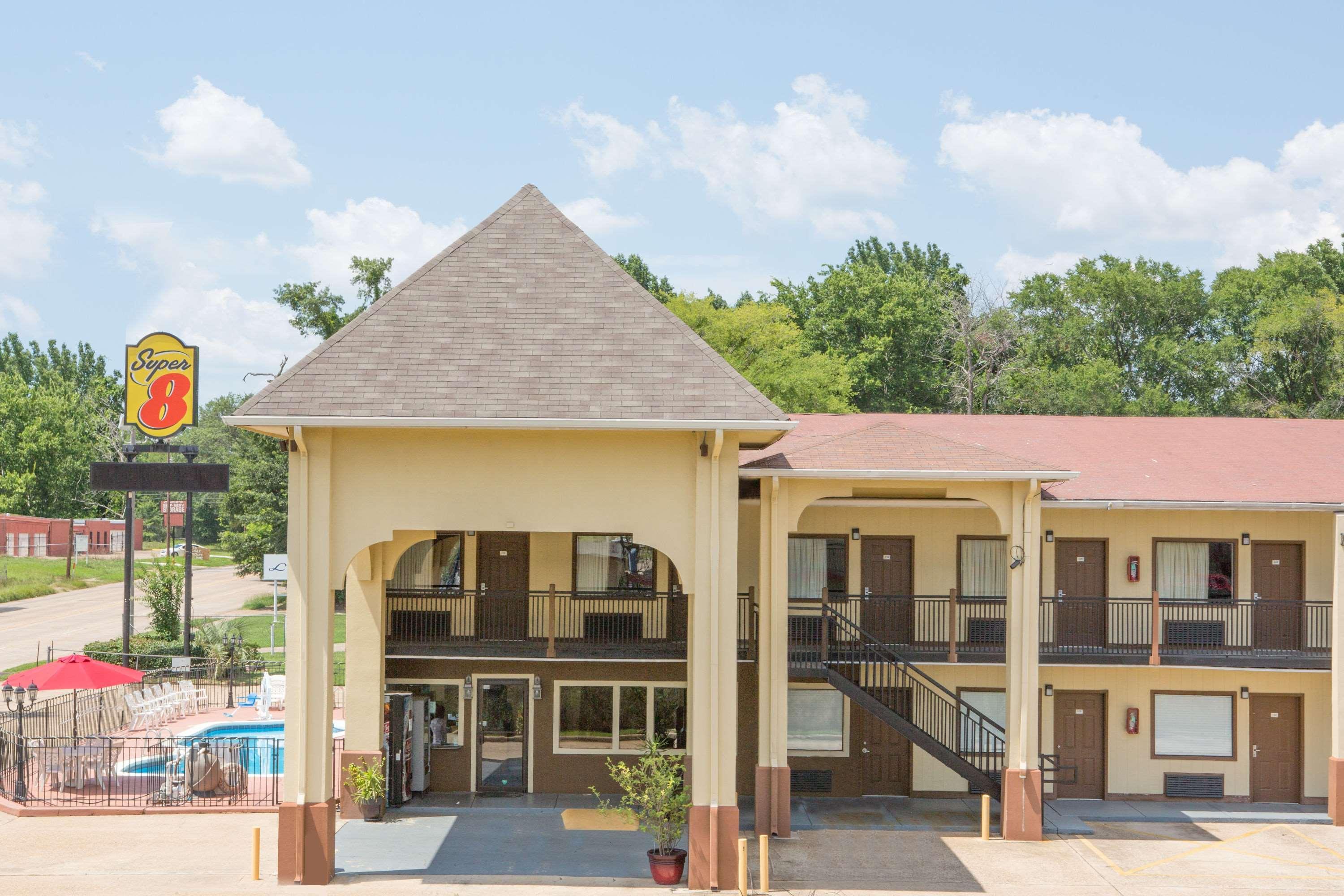 Super 8 By Wyndham Shreveport Hotel Exterior photo